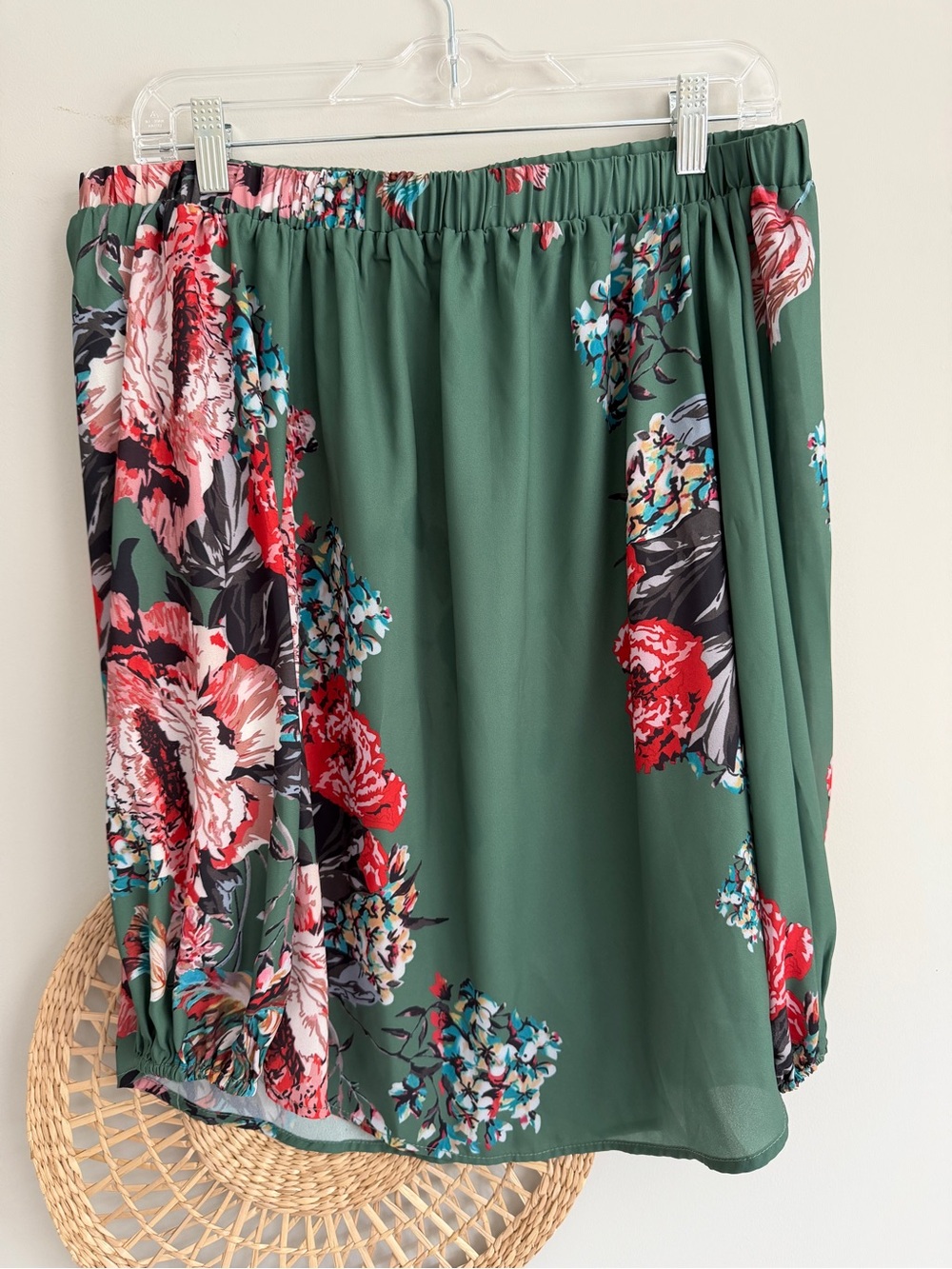 Off-Shoulder Floral Blouse - Green - Picture 2 of 8